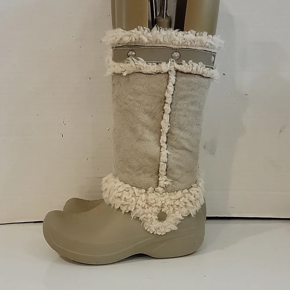KIDS CROCS TAN BOOTS‎ (sz 1)